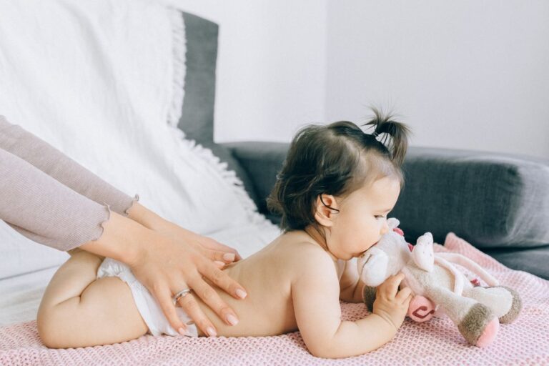 Oral Thrush in Babies: Symptoms & Safe Remedies