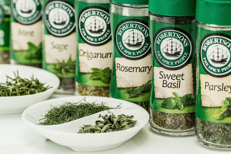 Tea Tree Oil for Yeast Infections: Safe Use Guide